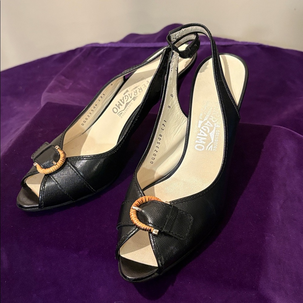 Vintage Salvatore Ferragamo, Black Slingback Heels 9B